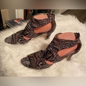 Sandals in excellent used condition. Size 12M